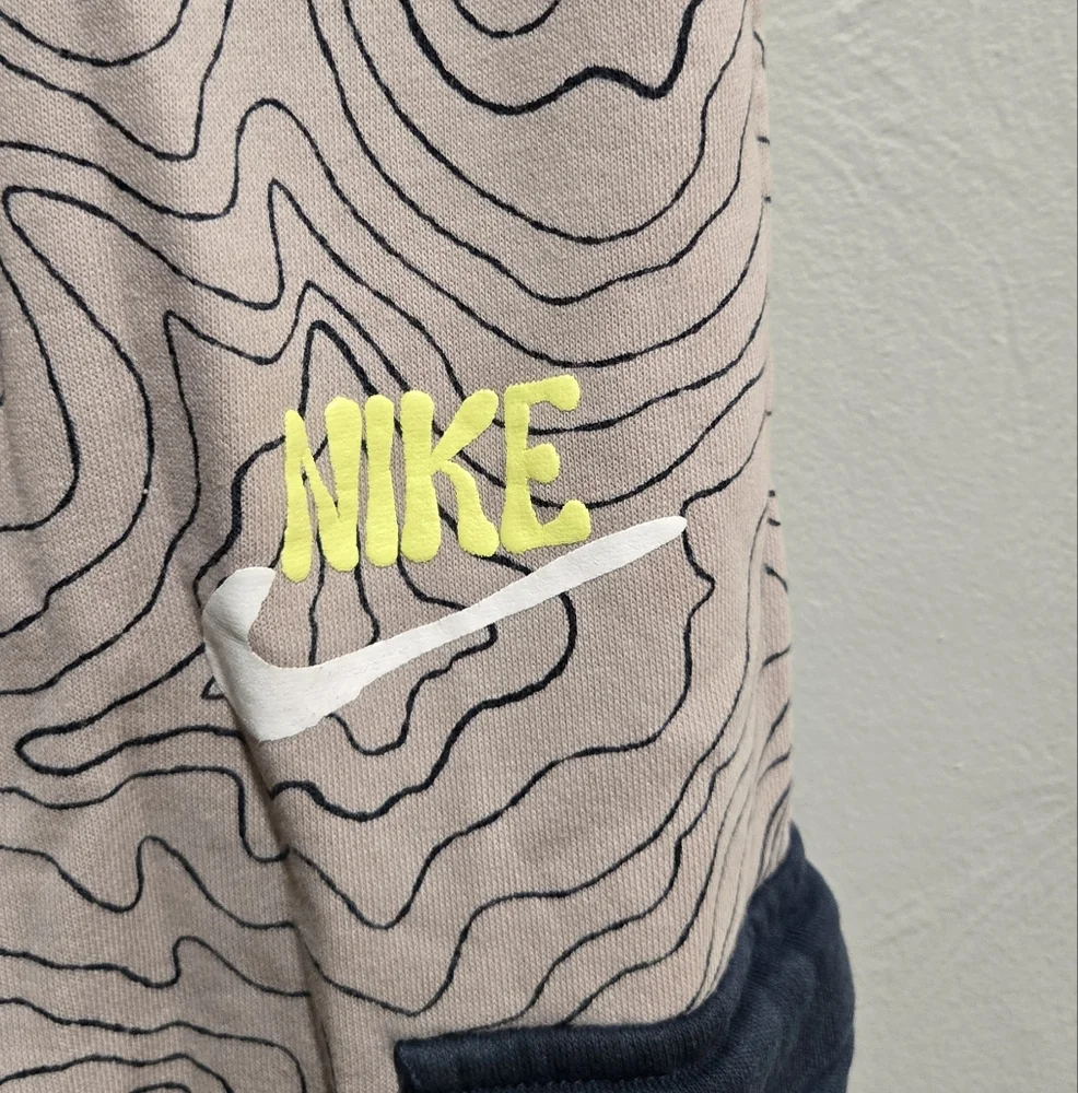 Nike• Boys Beige and Blue Cargo Joggers. Sz M